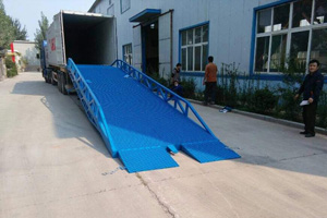 移動式登車橋 移動式登車橋